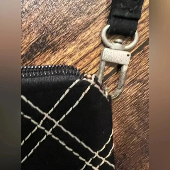 RETIRED: Vera Bradley | ladies wristlet handbag. - Picture 4 of 16